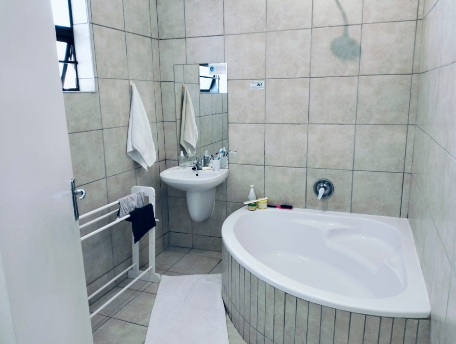 7 Bedroom Property for Sale in Berea Eastern Cape